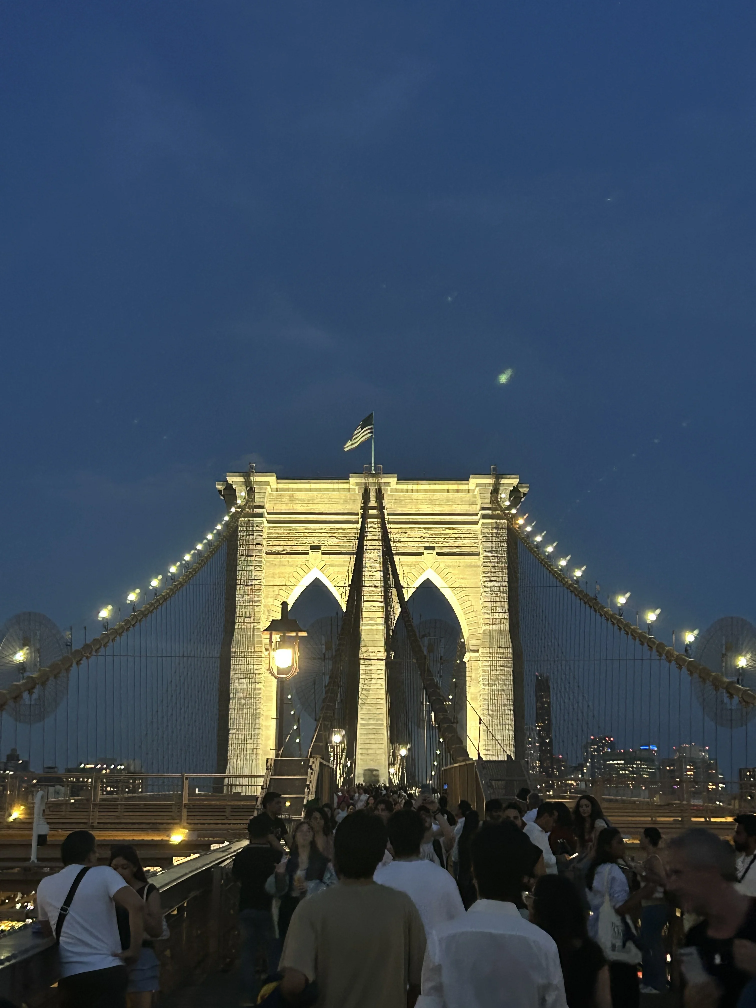 view from the brooklyn bridge at night